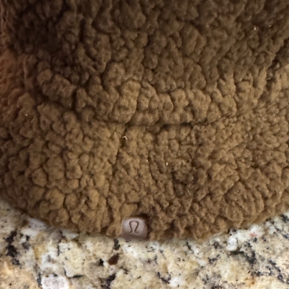 lululemon athletica Chocolate Fleece Hat - Picture 2 of 3